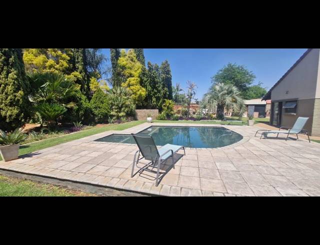FARM FOR SALE IN RASLOUW AH